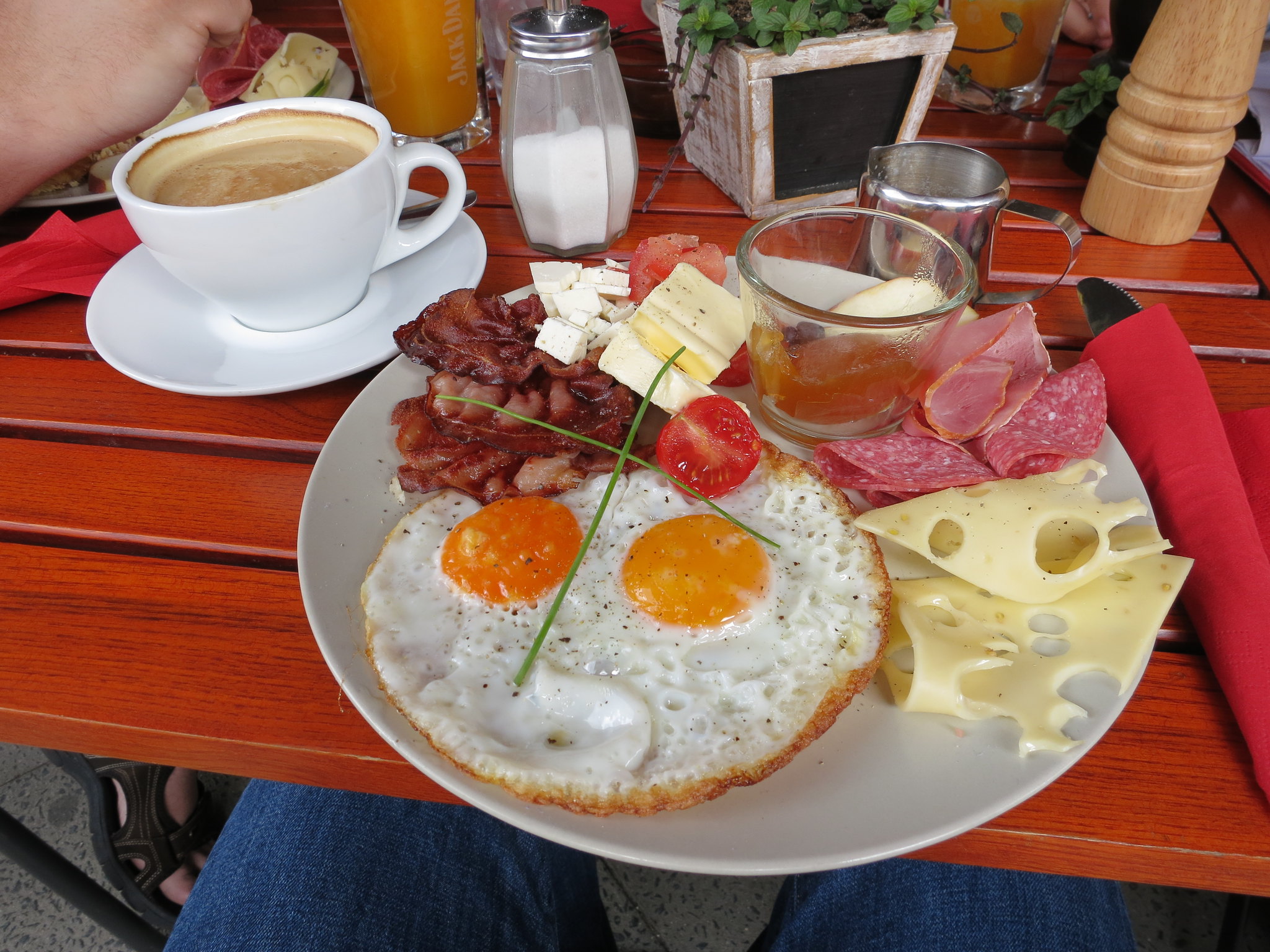 what is a typical german breakfast
