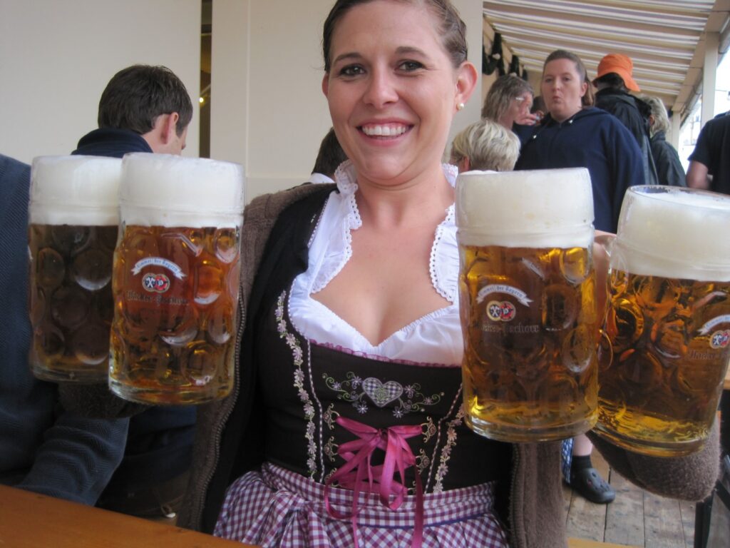 Trachten: The Traditional Outfits for Oktoberfest (And what to wear for  Oktoberfest as a tourist) - WanderInGermany