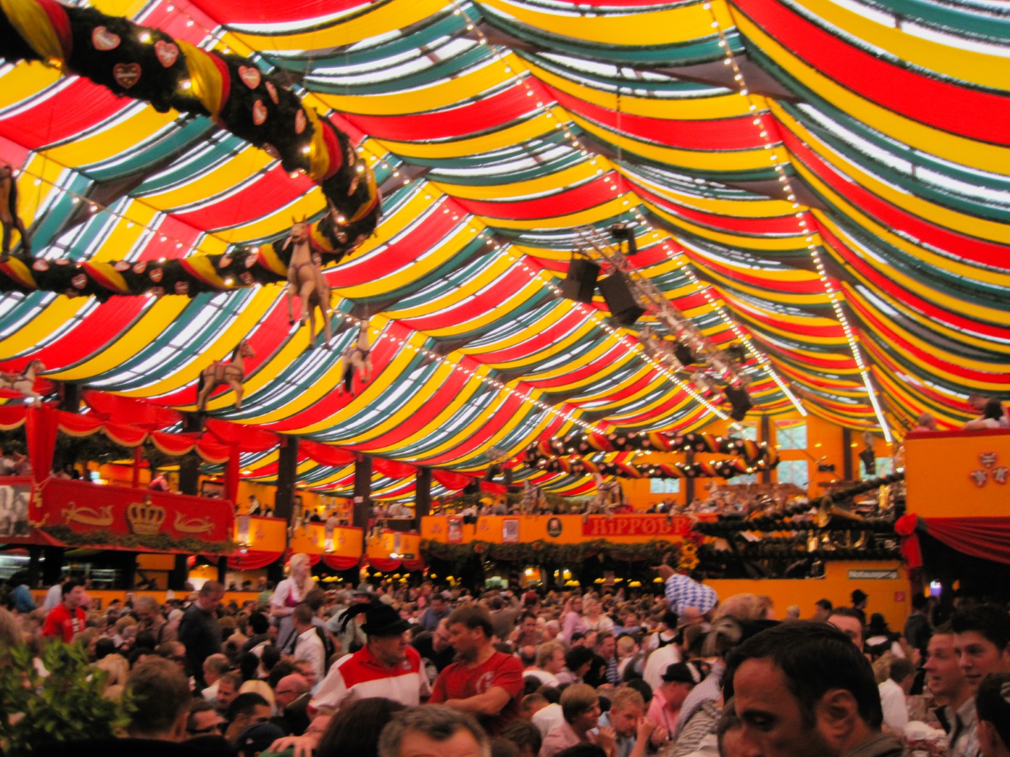 What Are The Best Oktoberfest Tents (And Do I Need Reservations