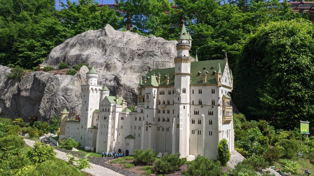neuschwanstein castle lego
